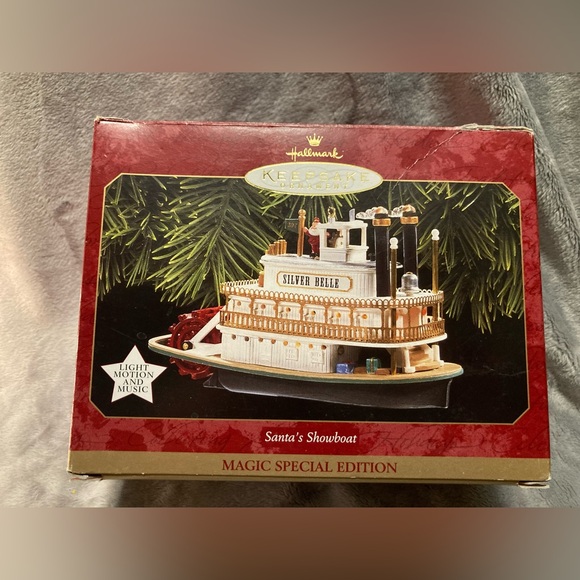 1997 Hallmark Keepsake ornament 
Santa’s Showboat - Picture 8 of 10